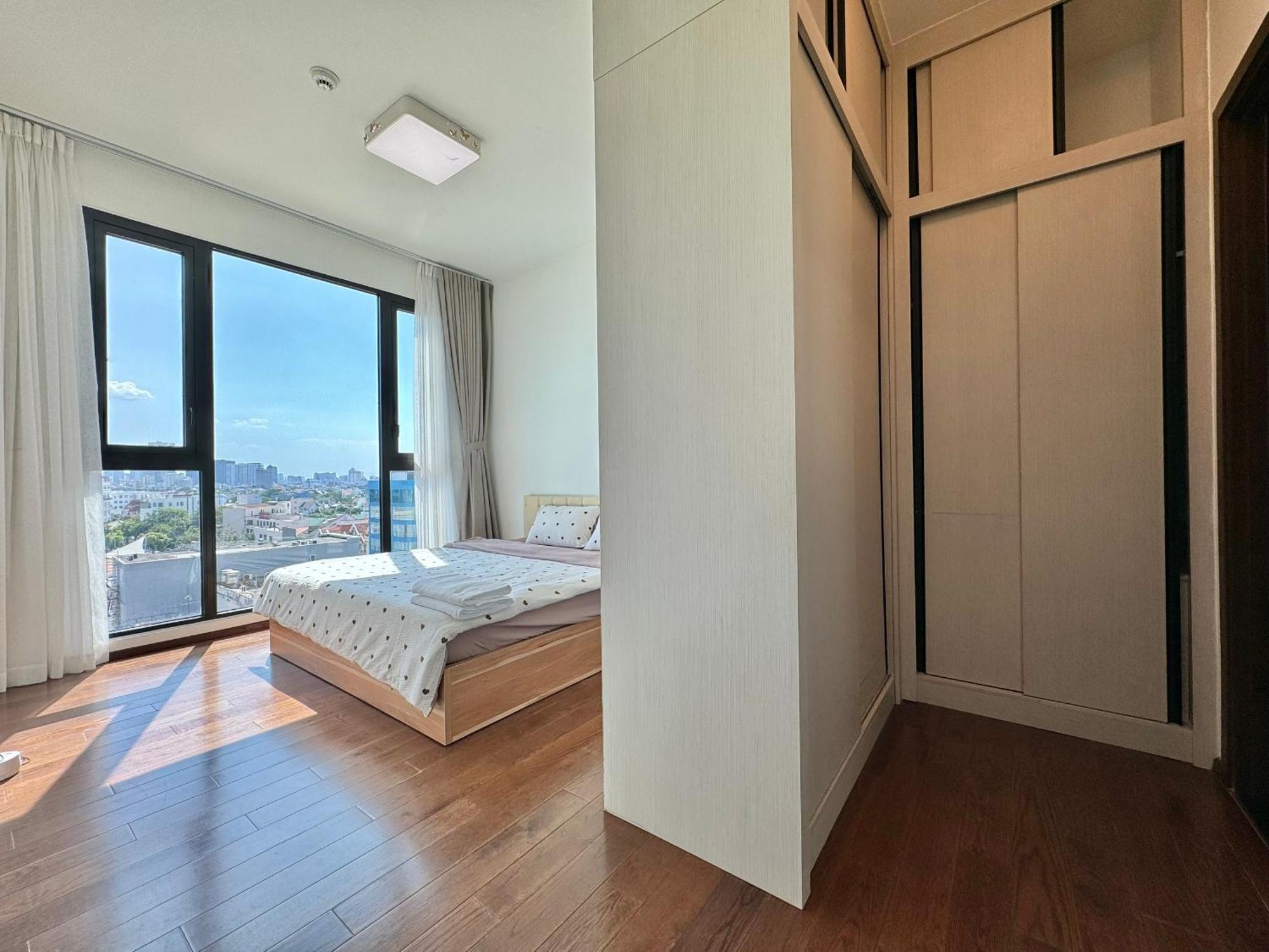 Homie's Dedge Thao Dien Luxury Apartment *