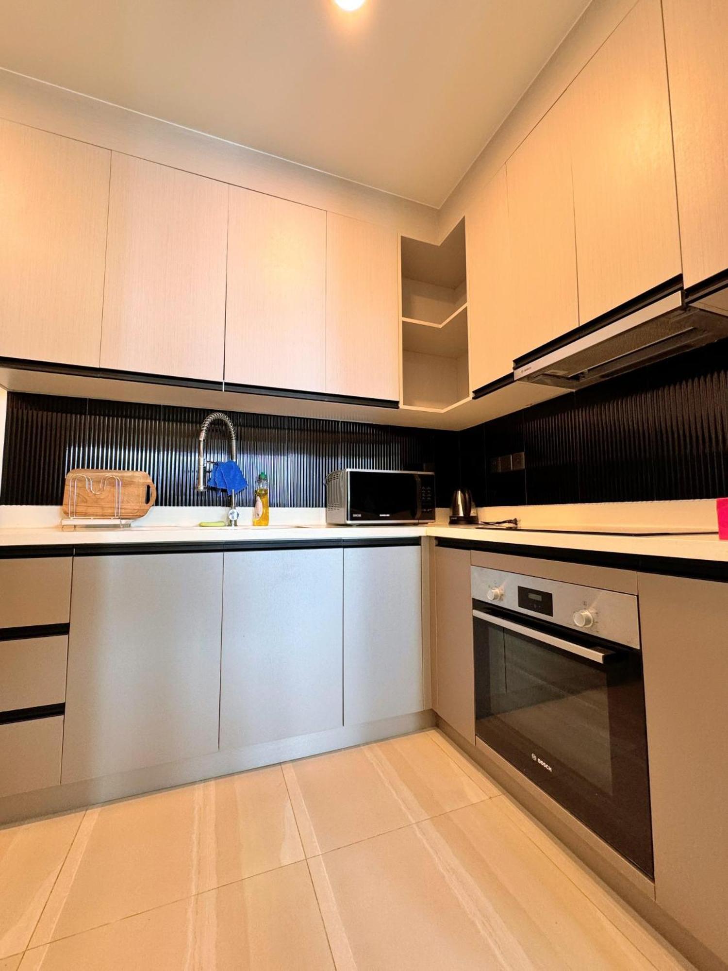 Homie's Dedge Thao Dien Luxury Apartment *