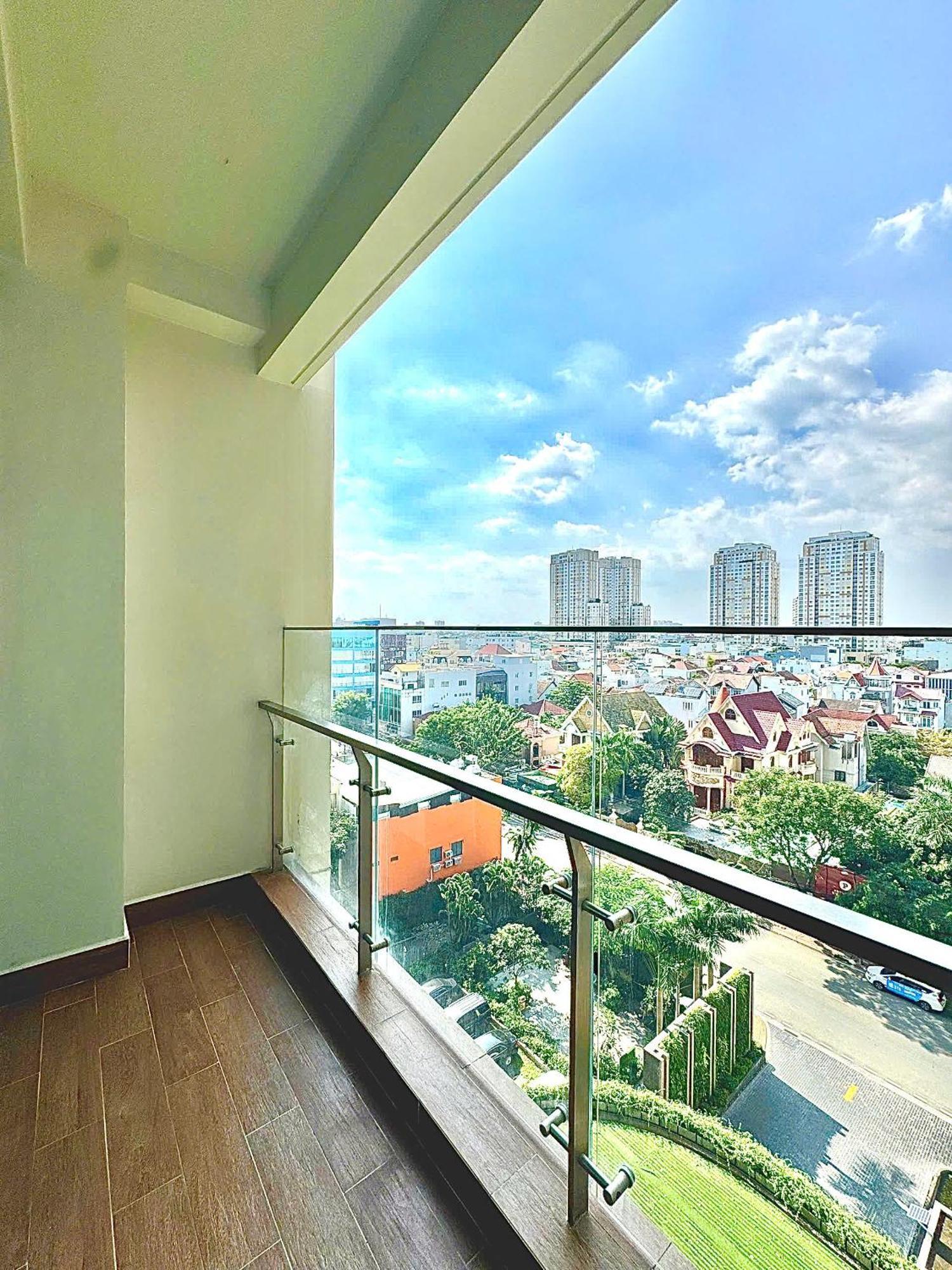 Homie's Dedge Thao Dien Luxury Apartment *